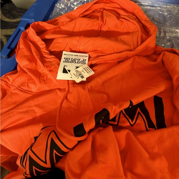 Pullover - Picture 1 of 7